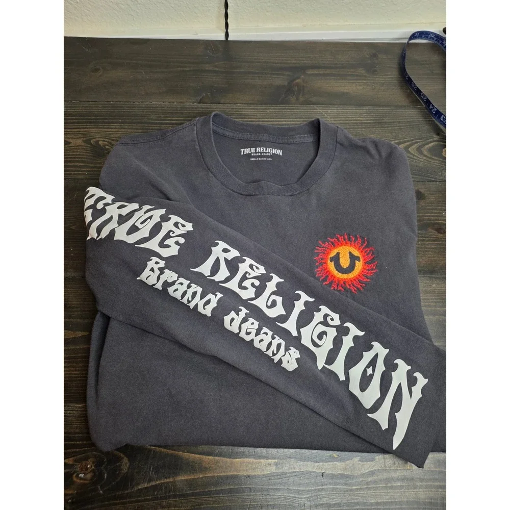 True Religion Long Sleeve T-Shirt Small Blazing Sun Logo‎ Graphic phantom  grey